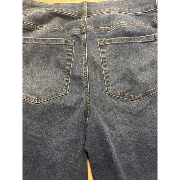 M Jeans By Maurice Women's Straight Leg Medium Wash Denim Jeans Plus 18W - Picture 6 of 8